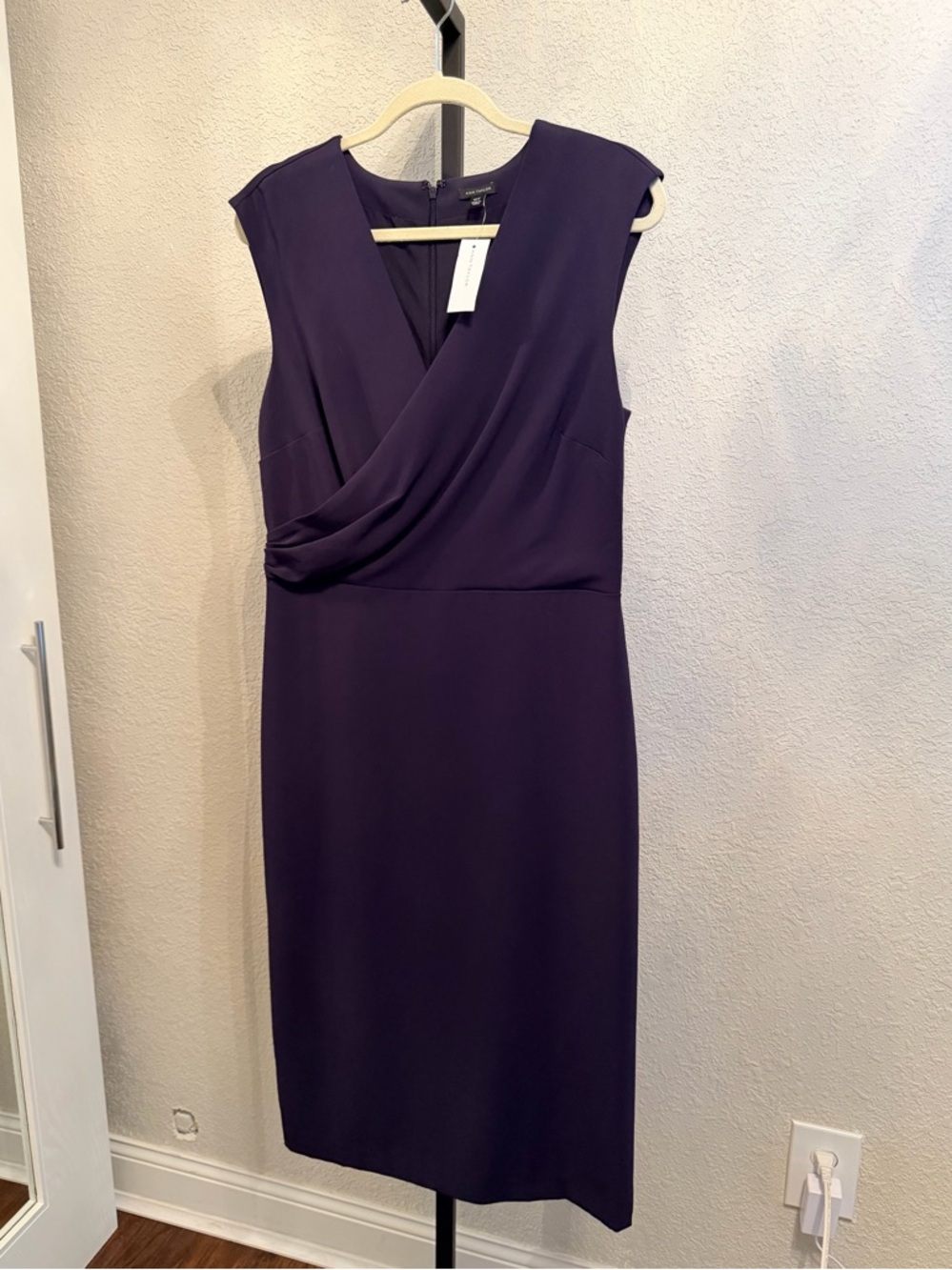 🆕Ann Taylor Sleeveless Sheath with Crossover V-Neckline Midi Dress